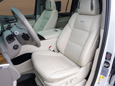 Certified 2023 Cadillac Escalade ESV Premium Luxury Platinum image 7