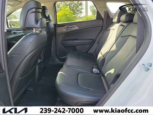 Used 2025 Kia Sportage EX FWD image 11