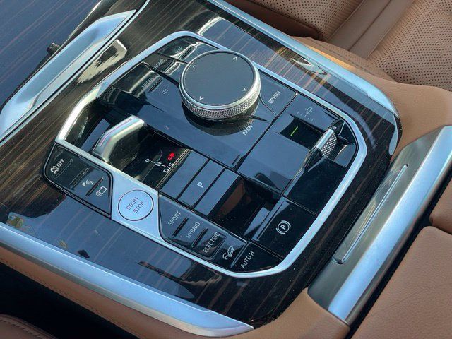 Used 2026 BMW X5 xDrive50e w/ M Sport Package AWD/4WD image 23