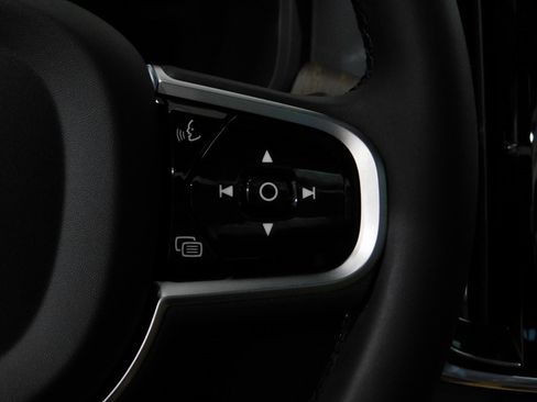 Used 2026 Volvo V90 B6 Cross Country Ultra image 45