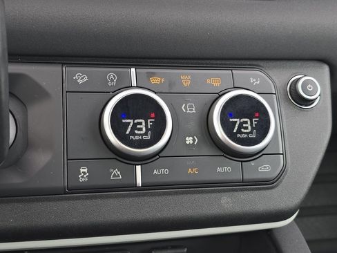 Used 2023 Land Rover Defender 110 X-Dynamic SE image 31