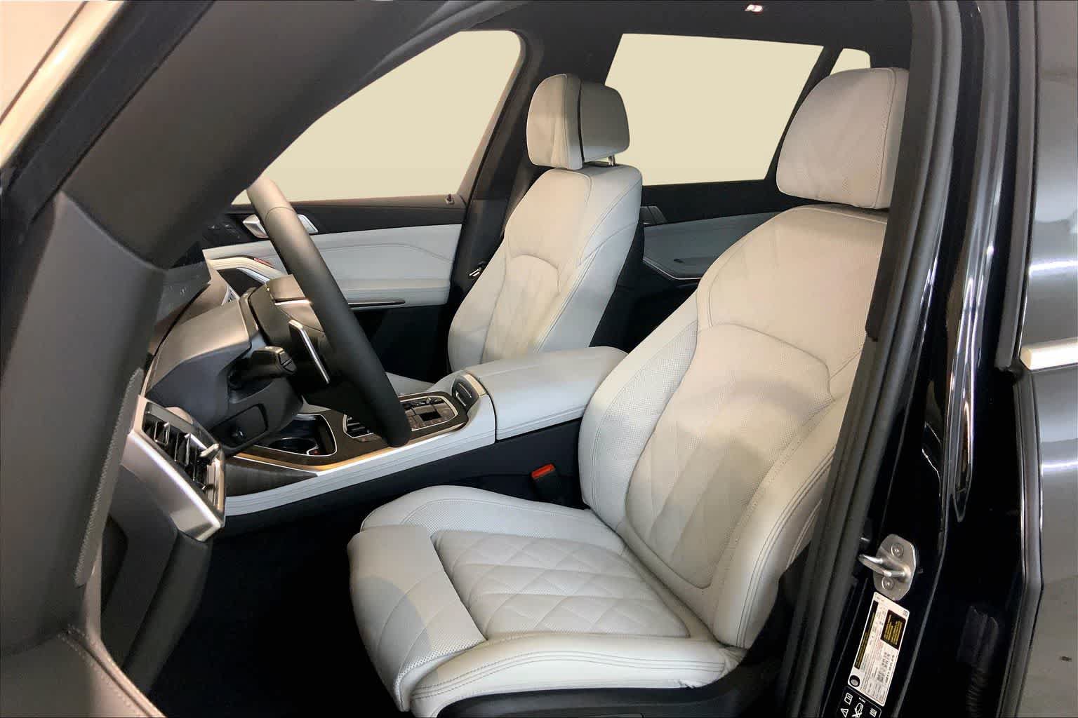 Used 2026 BMW X7 xDrive40i w/ Executive Package AWD/4WD image 9