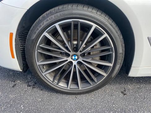 Used 2023 BMW 530i xDrive w/ Premium Package AWD/4WD image 7