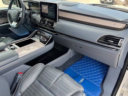 Used 2020 Lincoln Navigator Black Label w/ Cargo Convenience Package image 19