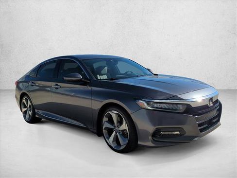 Used 2018 Honda Accord Touring image 3
