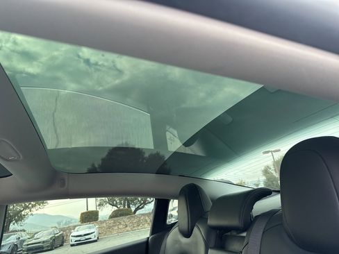 Used 2019 Tesla Model 3 Mid Range image 18