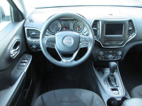 Used 2020 Jeep Cherokee Latitude FWD image 15