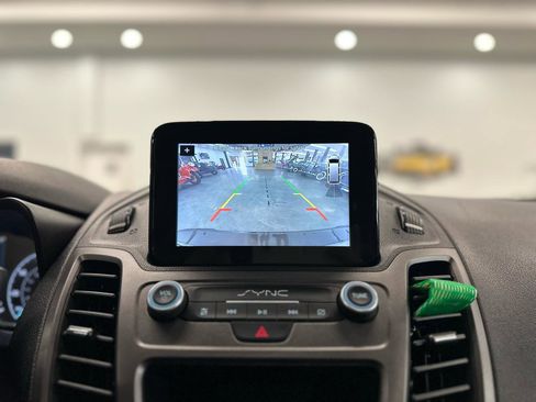 Used 2019 Ford Transit Connect XLT image 22