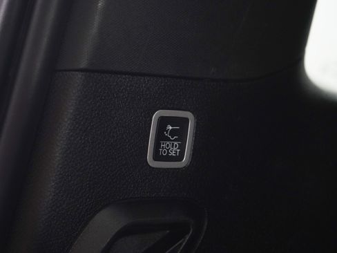 Used 2024 Jeep Wagoneer Series II AWD/4WD image 19