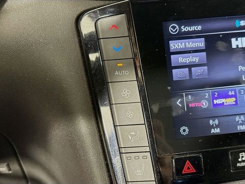 Used 2023 INFINITI QX50 Sensory image 16