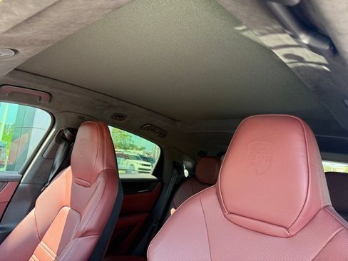 Used 2025 Porsche Cayenne GTS AWD/4WD image 10