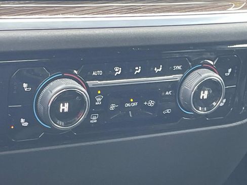 Used 2022 Chevrolet Silverado 1500 LT image 22