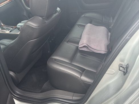 Used 2013 Lincoln MKS AWD image 3