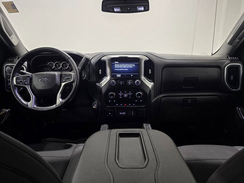 Used 2022 Chevrolet Silverado 1500 LT Trail Boss w/ Convenience Package II image 2