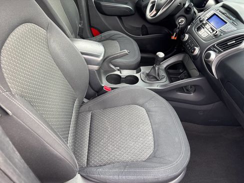 Used 2012 Hyundai Tucson GL image 12