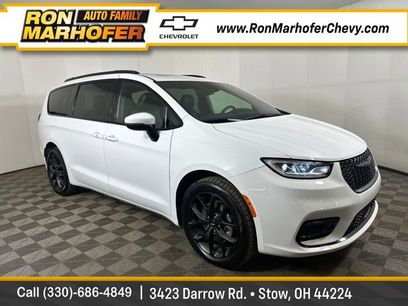 Used 2023 Chrysler Pacifica Touring-L w/ S Appearance Package