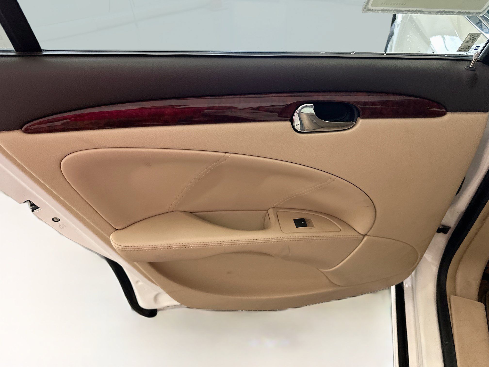 Used 2010 Buick Lucerne CXL w/ Driver Confidence Package FWD image 25