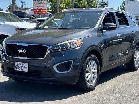 Used 2018 Kia Sorento FWD image 1