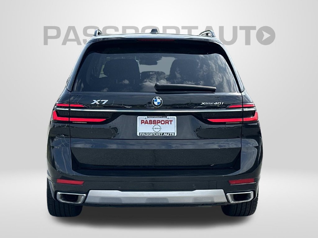 Used 2023 BMW X7 xDrive40i w/ Climate Comfort Package AWD/4WD image 3