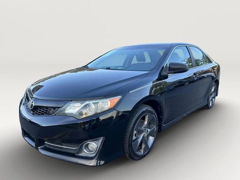 Used 2013 Toyota Camry SE w/ Leather Pkg FWD image 1