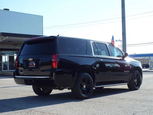 Used 2015 Chevrolet Suburban LTZ image 6