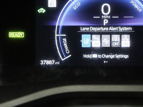 Used 2025 Toyota Camry LE FWD image 38