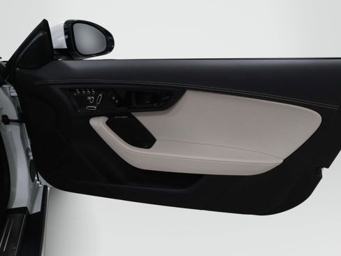 Used 2024 Jaguar F-TYPE Convertible AWD image 16