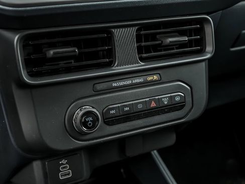 Used 2025 Ford Maverick XL image 22