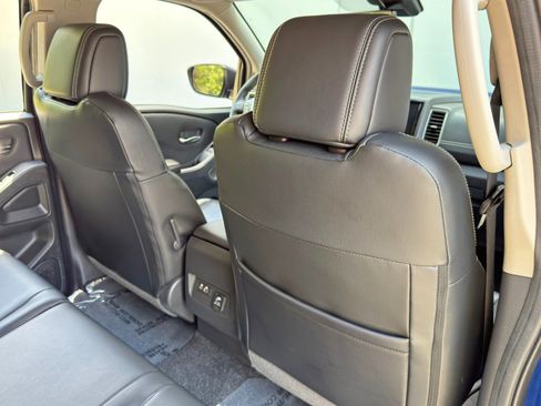 Used 2023 Nissan Frontier SV w/ SV Premium Package RWD image 34