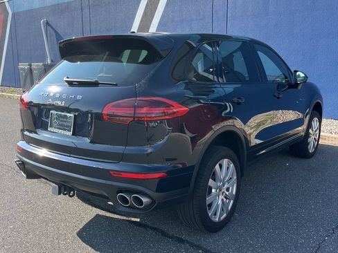 Used 2017 Porsche Cayenne S AWD/4WD image 5