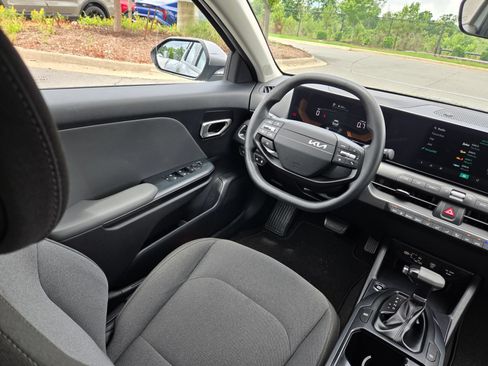 Used 2025 Kia K4 FWD image 9