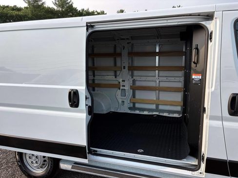 Used 2025 RAM ProMaster 2500 w/ U-Haul Equipment Group FWD image 13
