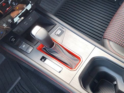 New 2025 Nissan Kicks SR image 15