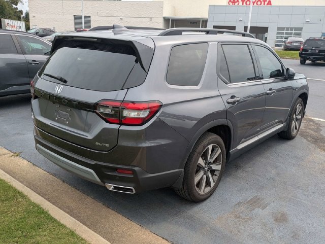 Used 2025 Honda Pilot Elite image 5