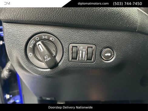 Used 2018 Dodge Challenger R/T Plus image 30