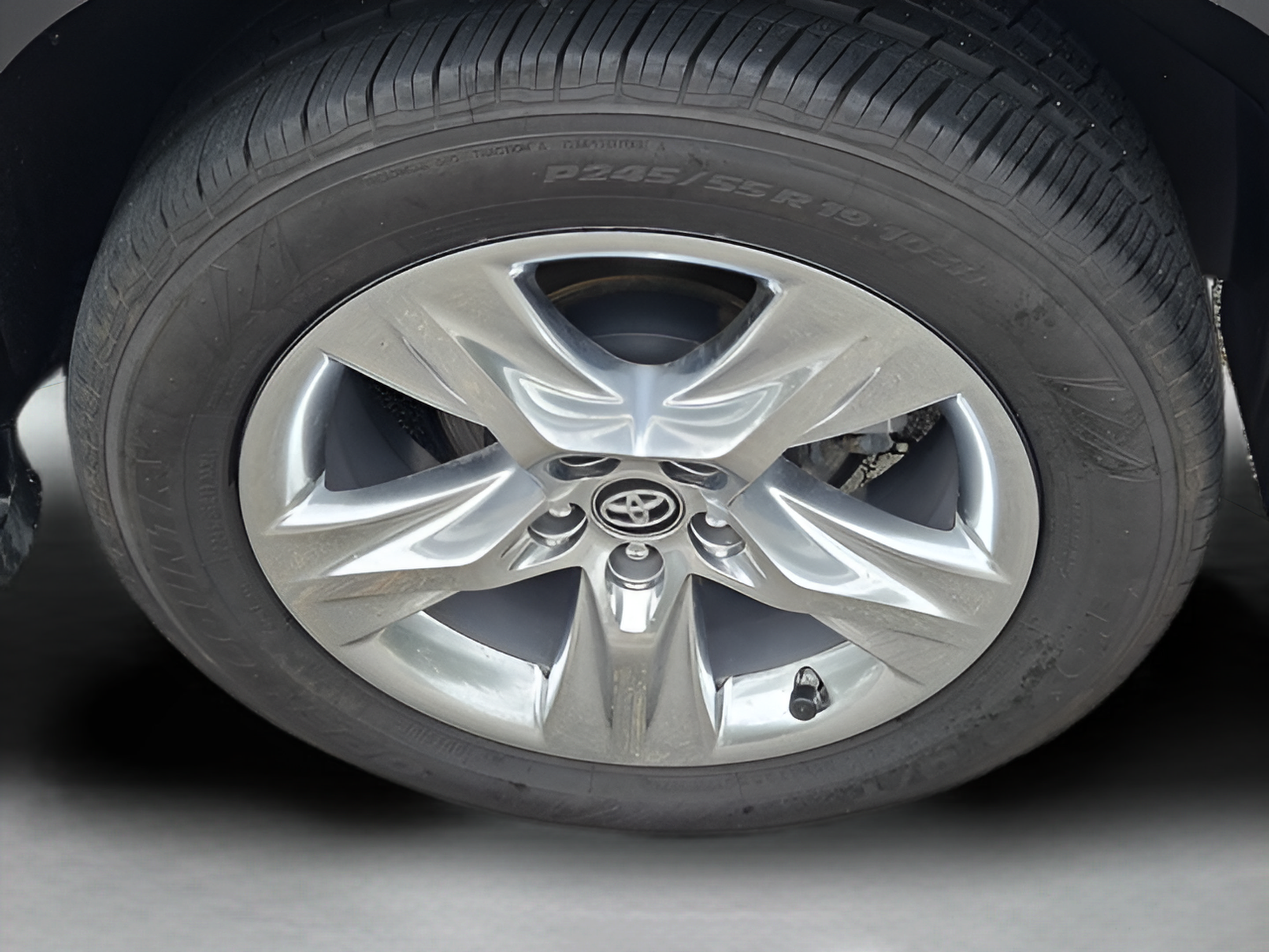Used 2019 Toyota Highlander Limited FWD image 9