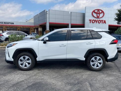 Used 2024 Toyota RAV4 LE FWD image 8