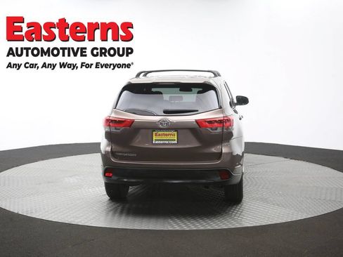 Used 2019 Toyota Highlander LE FWD image 37