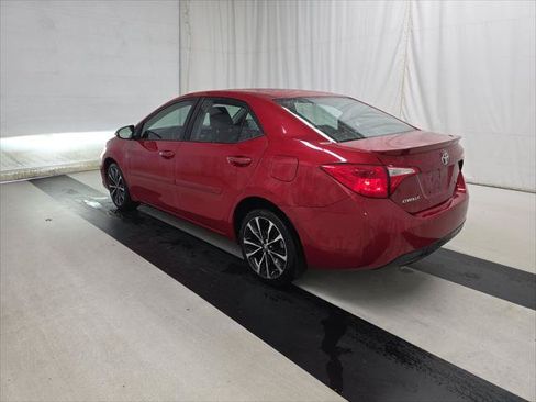 Used 2017 Toyota Corolla SE w/ Carpet Mat Package (TMS) FWD image 4