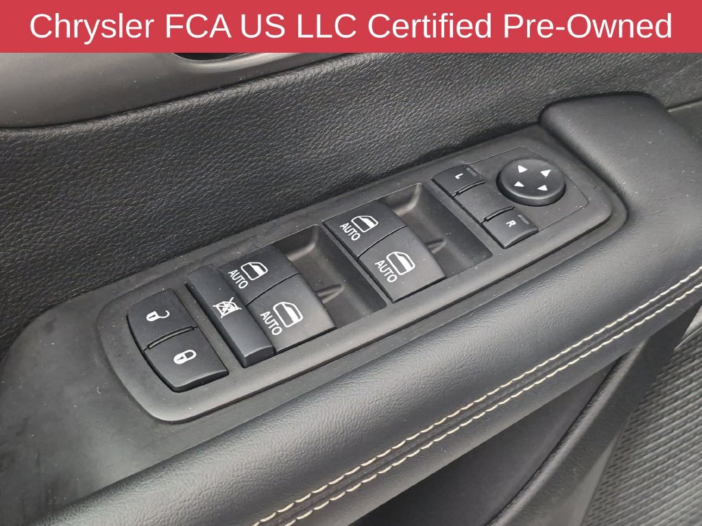 Used 2026 Chrysler Pacifica Select FWD image 15