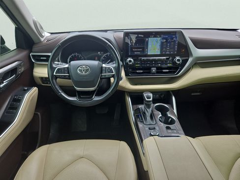 Used 2022 Toyota Highlander Platinum AWD/4WD image 10