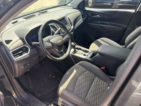 Used 2020 Chevrolet Equinox LT image 2