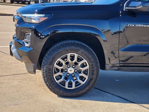 Used 2024 Chevrolet Colorado Z71 w/ Z71 Convenience Package 2 image 10