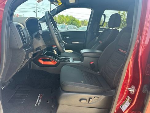 Used 2025 Nissan Frontier PRO-4X AWD/4WD image 15