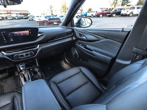 Used 2024 Buick Envista Sport Touring w/ Convenience I Package FWD image 22