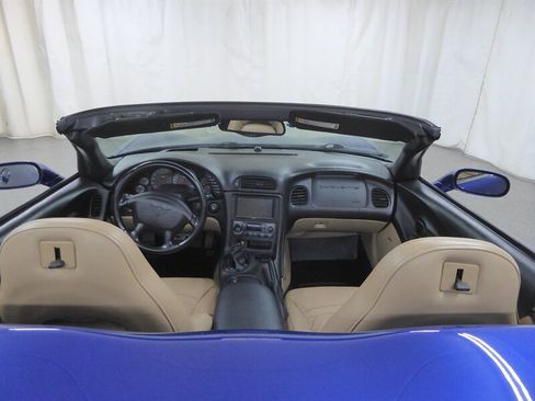 Used 2003 Chevrolet Corvette Convertible w/ Preferred Equipment Group1 RWD image 17