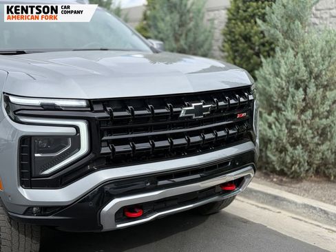 Used 2025 Chevrolet Suburban Z71 AWD/4WD image 14