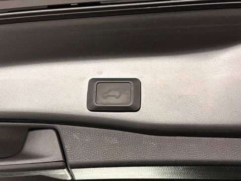 Used 2021 Toyota RAV4 XLE w/ Convenience Package image 15