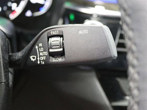 Used 2019 BMW 530i xDrive w/ Convenience Package AWD/4WD image 40