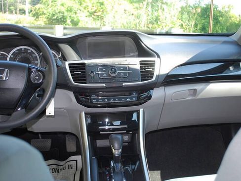 Used 2017 Honda Accord LX image 8